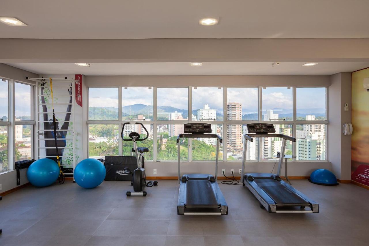 Tri Hotel Executive Бруски Экстерьер фото