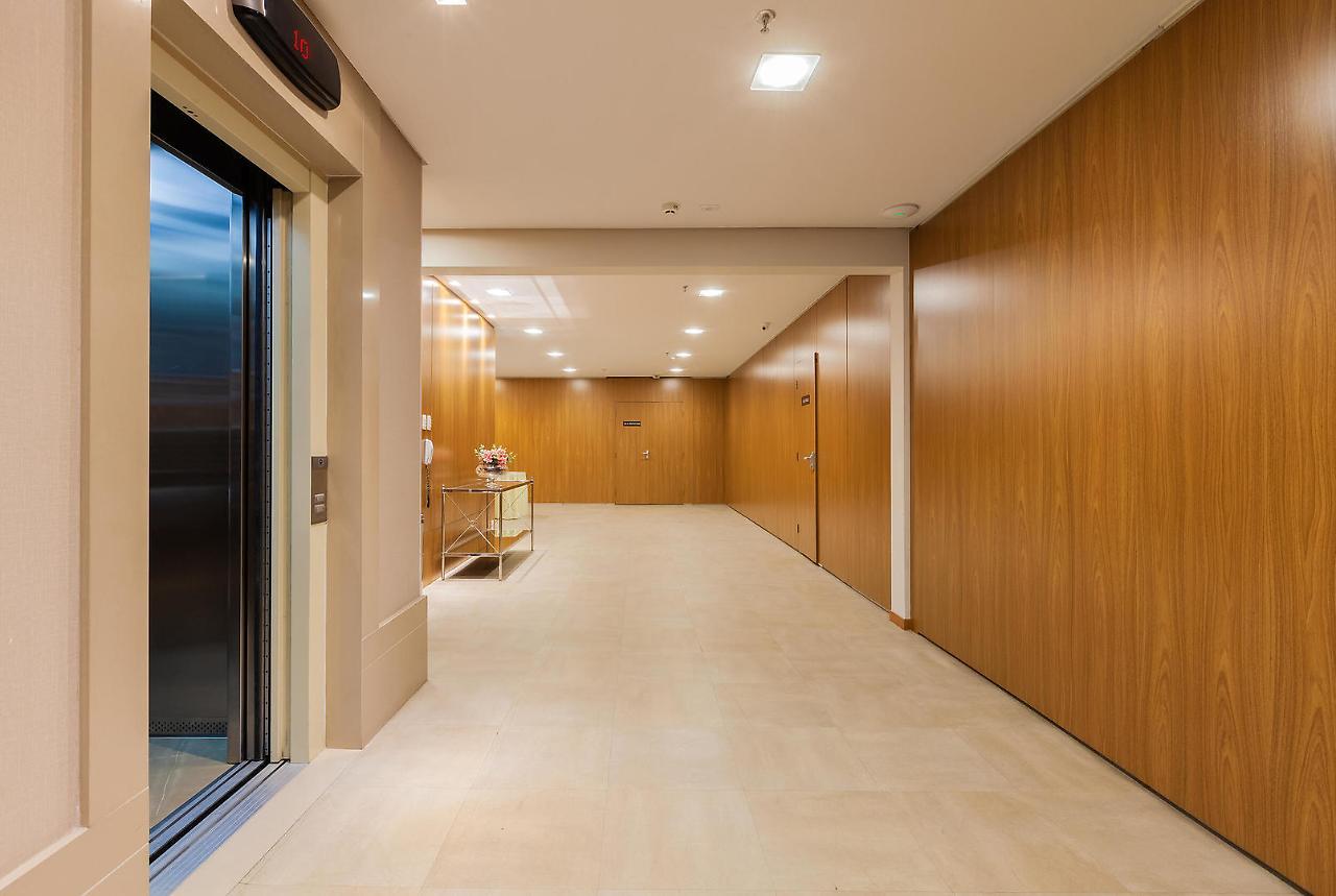 Tri Hotel Executive Бруски Экстерьер фото