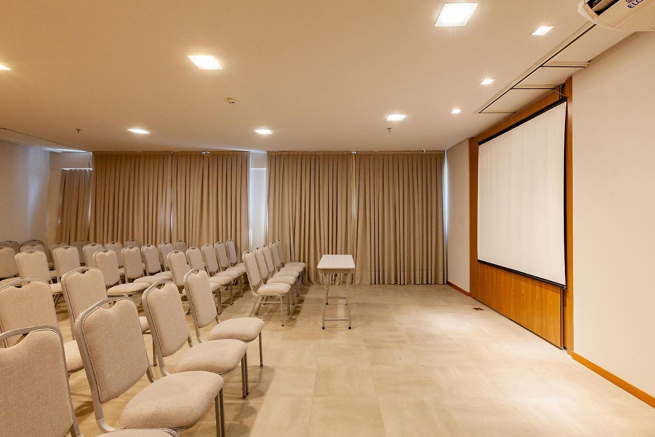 Tri Hotel Executive Бруски Экстерьер фото