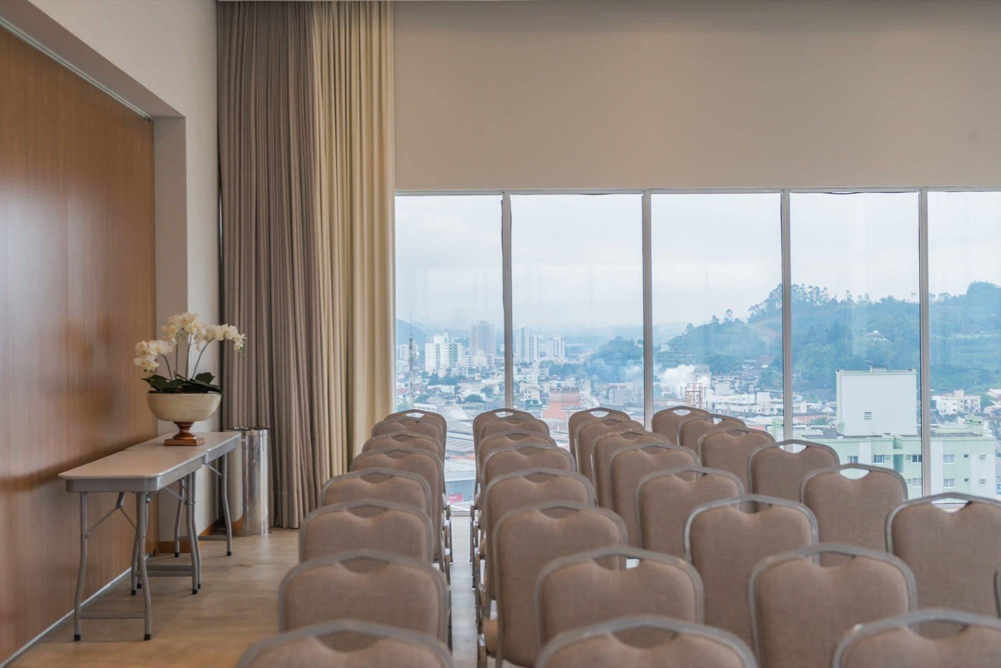 Tri Hotel Executive Бруски Экстерьер фото