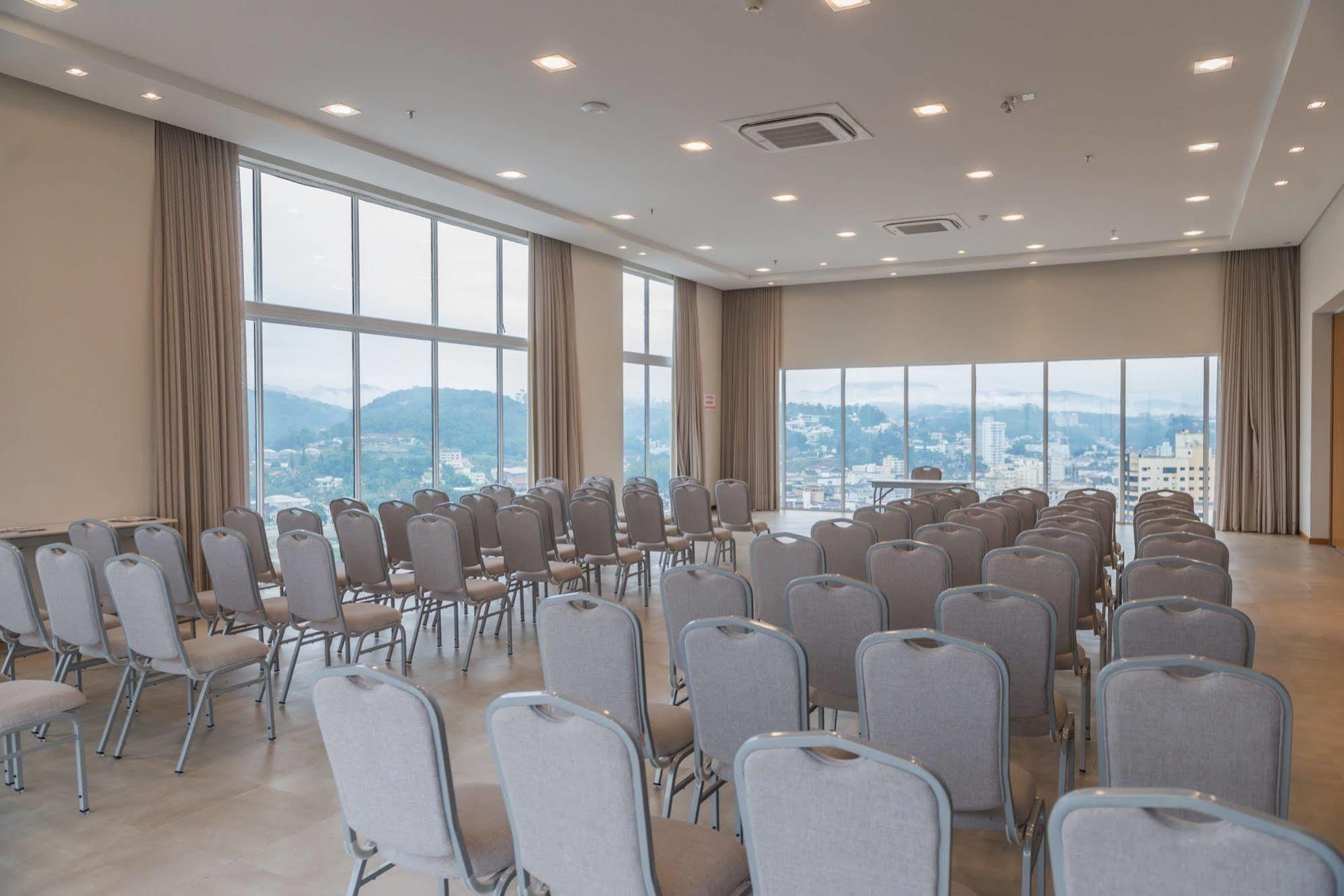 Tri Hotel Executive Бруски Экстерьер фото