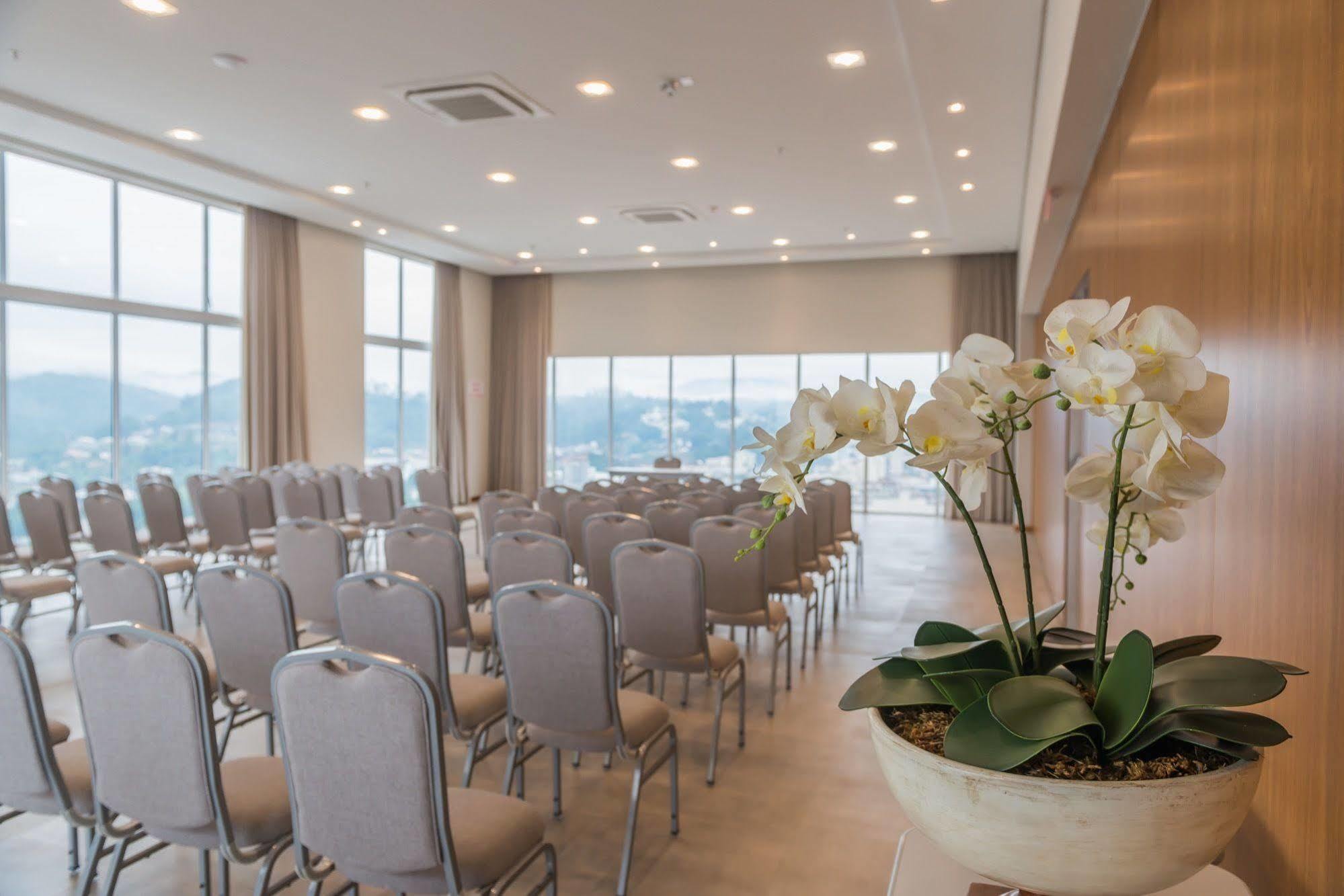 Tri Hotel Executive Бруски Экстерьер фото