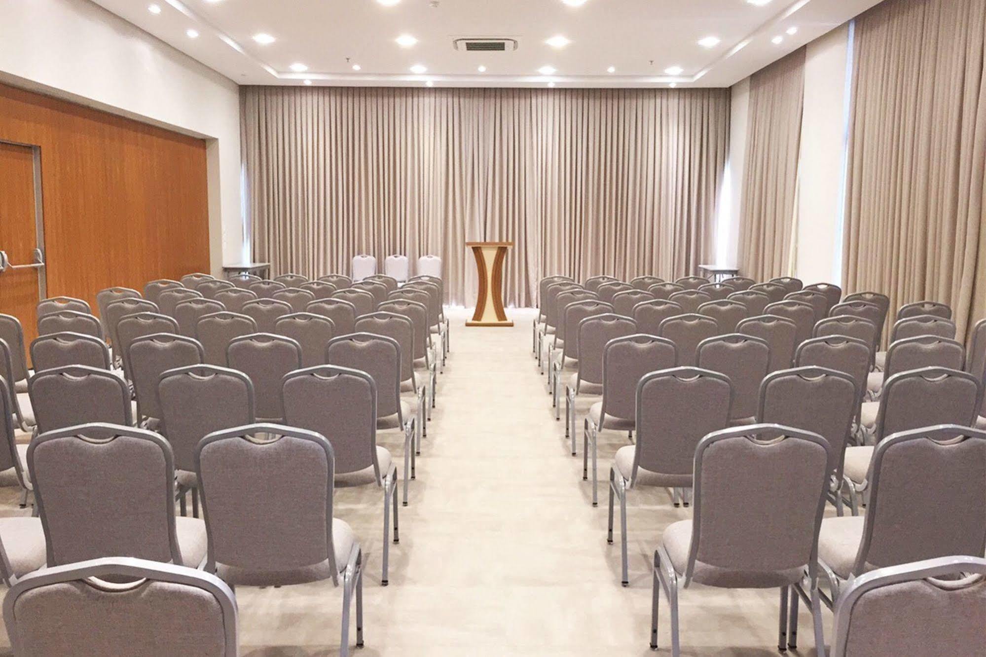 Tri Hotel Executive Бруски Экстерьер фото