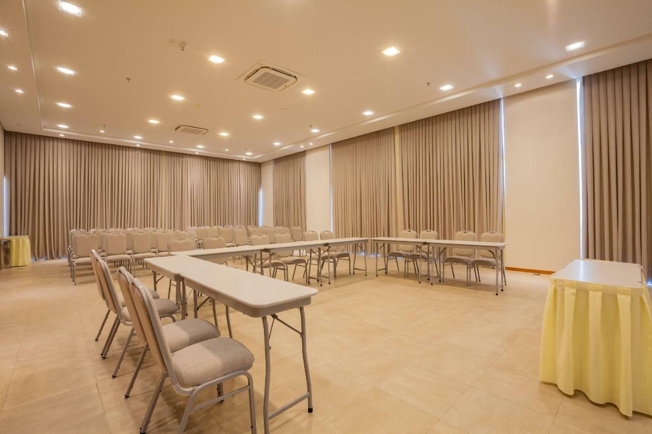 Tri Hotel Executive Бруски Экстерьер фото