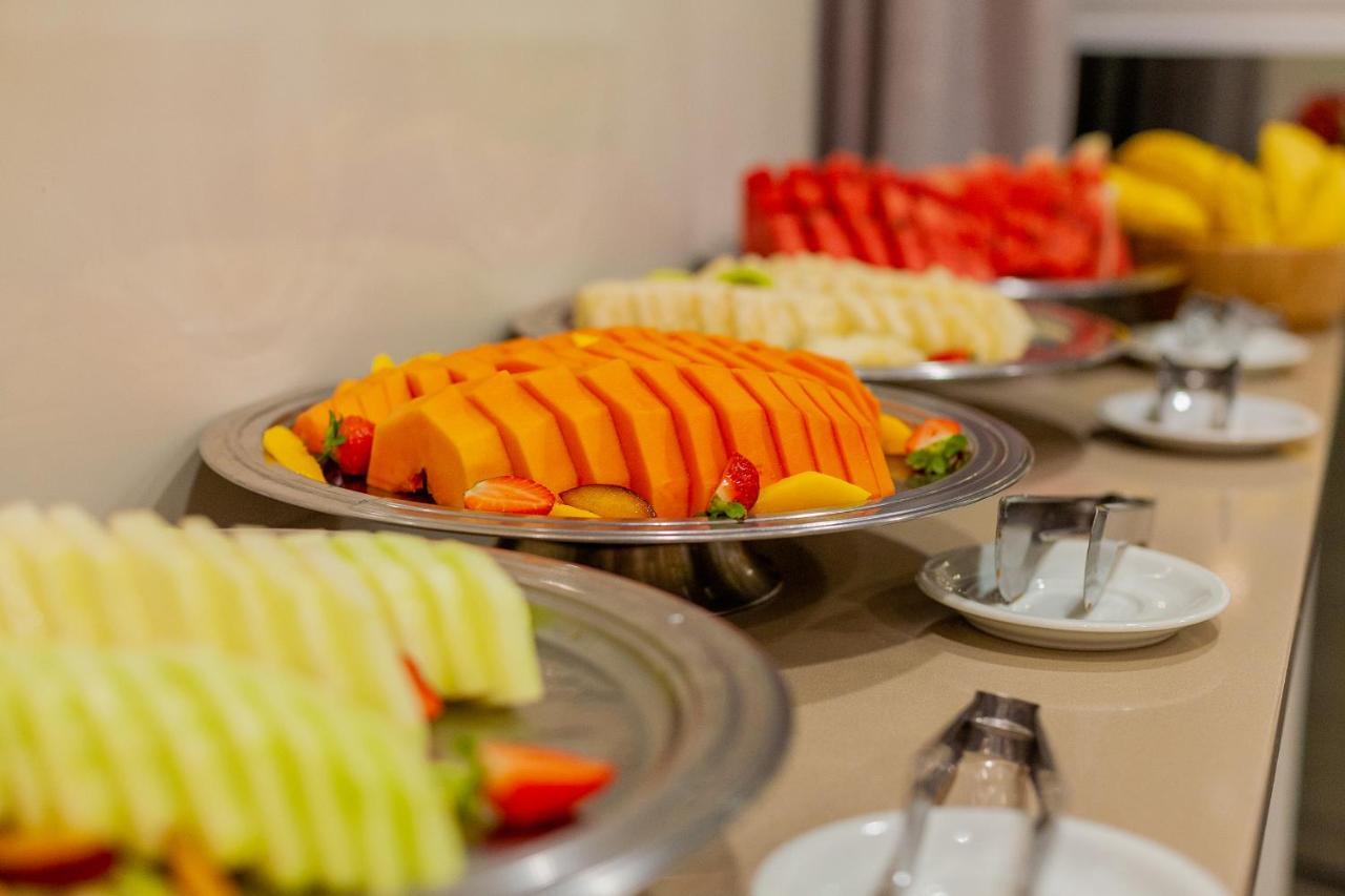 Tri Hotel Executive Бруски Экстерьер фото